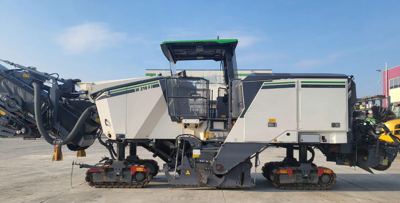 Wirtgen W 210 FI - Дорожная фреза: фото 1 Wirtgen W 210 FI - Дорожная фреза: фото 1