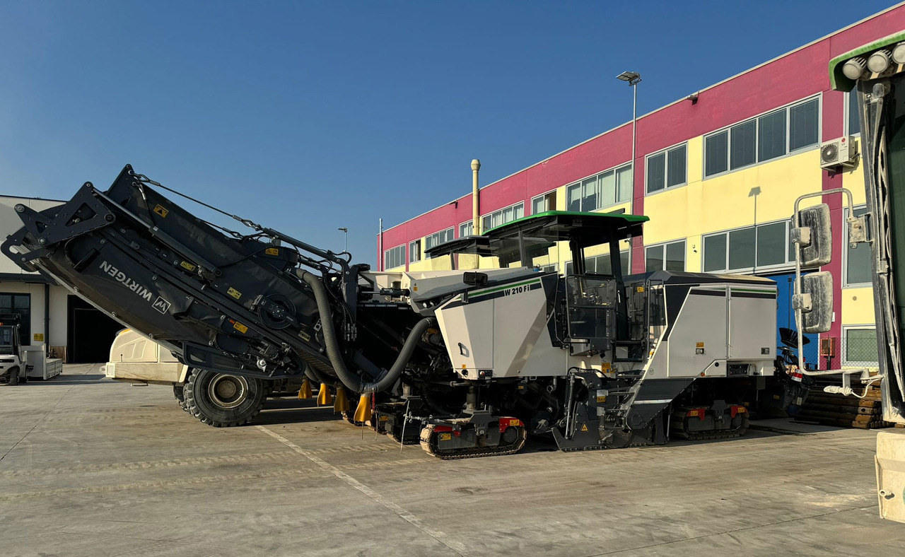 Wirtgen W 210 FI - Дорожная фреза: фото 1 Wirtgen W 210 FI - Дорожная фреза: фото 1