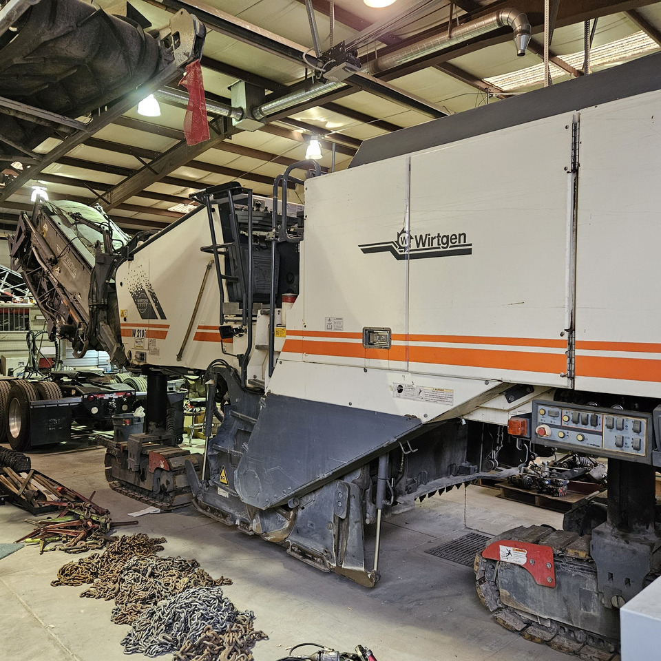 Wirtgen W 210 i - Дорожная фреза: фото 1 Wirtgen W 210 i - Дорожная фреза: фото 1