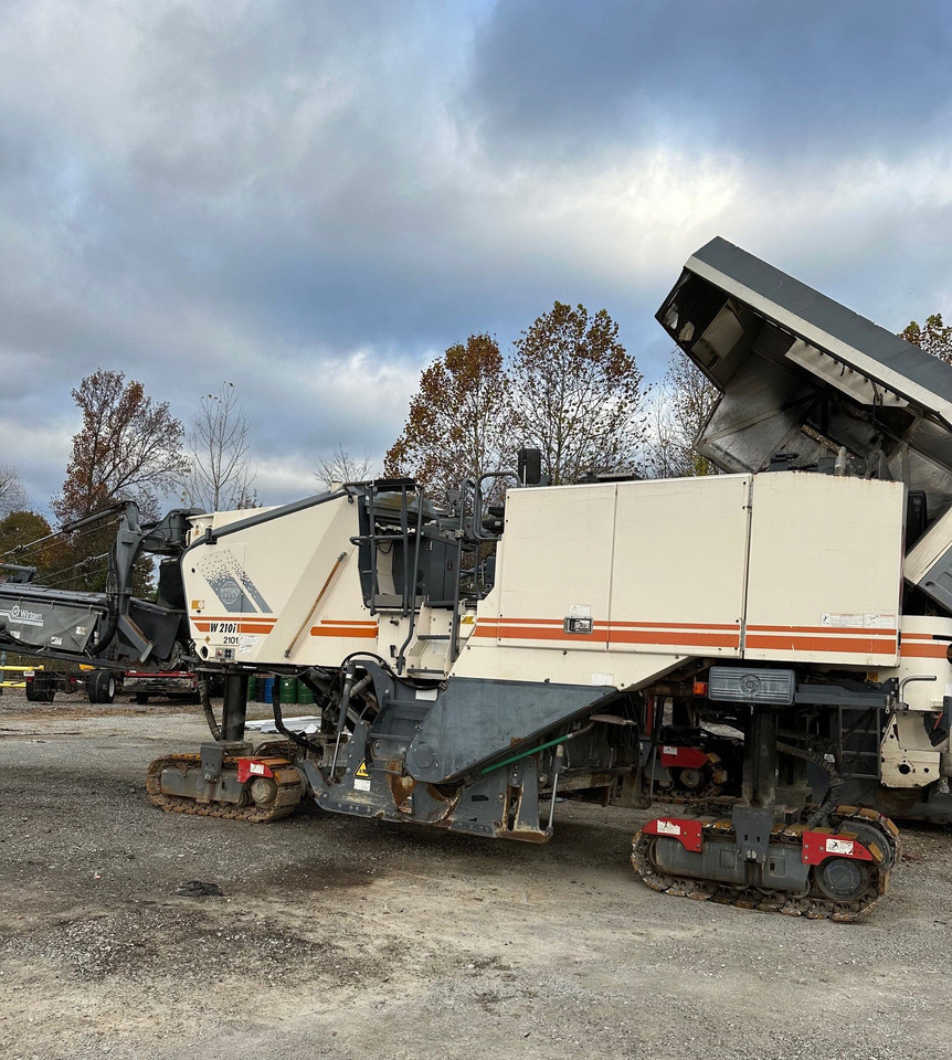 Wirtgen W 210 i - Дорожная фреза: фото 1 Wirtgen W 210 i - Дорожная фреза: фото 1