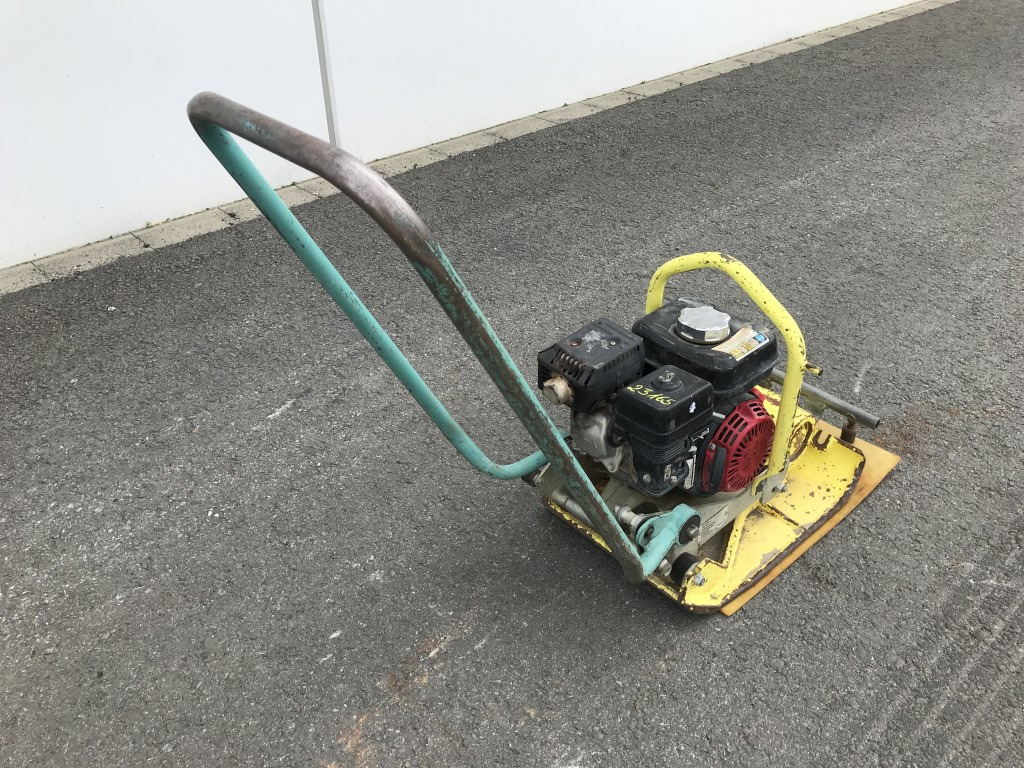 Ammann Rüttelplatte AVP 1240 Gummimatte - Виброплита: фото 1 Ammann Rüttelplatte AVP 1240 Gummimatte - Виброплита: фото 1