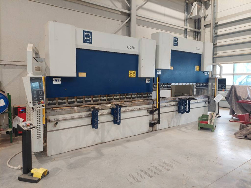 Строительная техника MVD C220-3100 press brake (2pieces): фото 1 Строительная техника MVD C220-3100 press brake (2pieces): фото 1