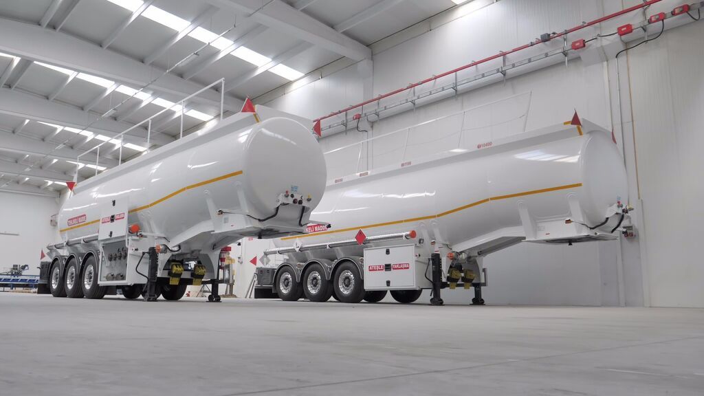 SINAN TANKER-TREYLER Aluminium, fuel tanker- Бензовоз Алюминьевый - Полуприцеп-цистерна: фото 1 SINAN TANKER-TREYLER Aluminium, fuel tanker- Бензовоз Алюминьевый - Полуприцеп-цистерна: фото 1