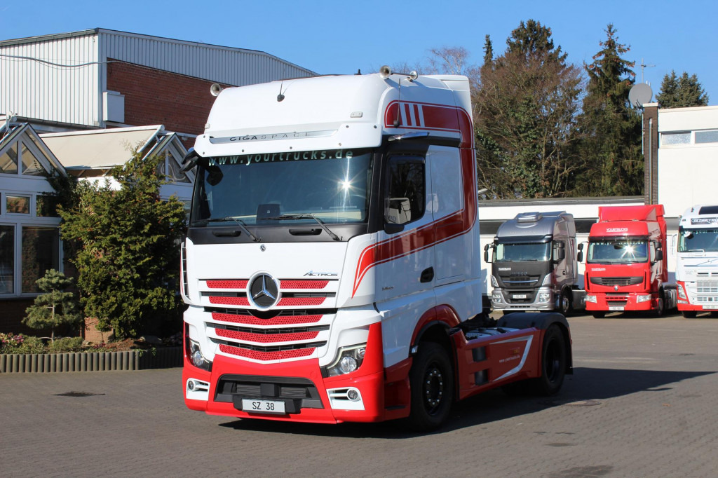 Mercedes-Benz Actros 1853 GigaSpace Retarder Leder Kamera - Тягач: фото 1 Mercedes-Benz Actros 1853 GigaSpace Retarder Leder Kamera - Тягач: фото 1