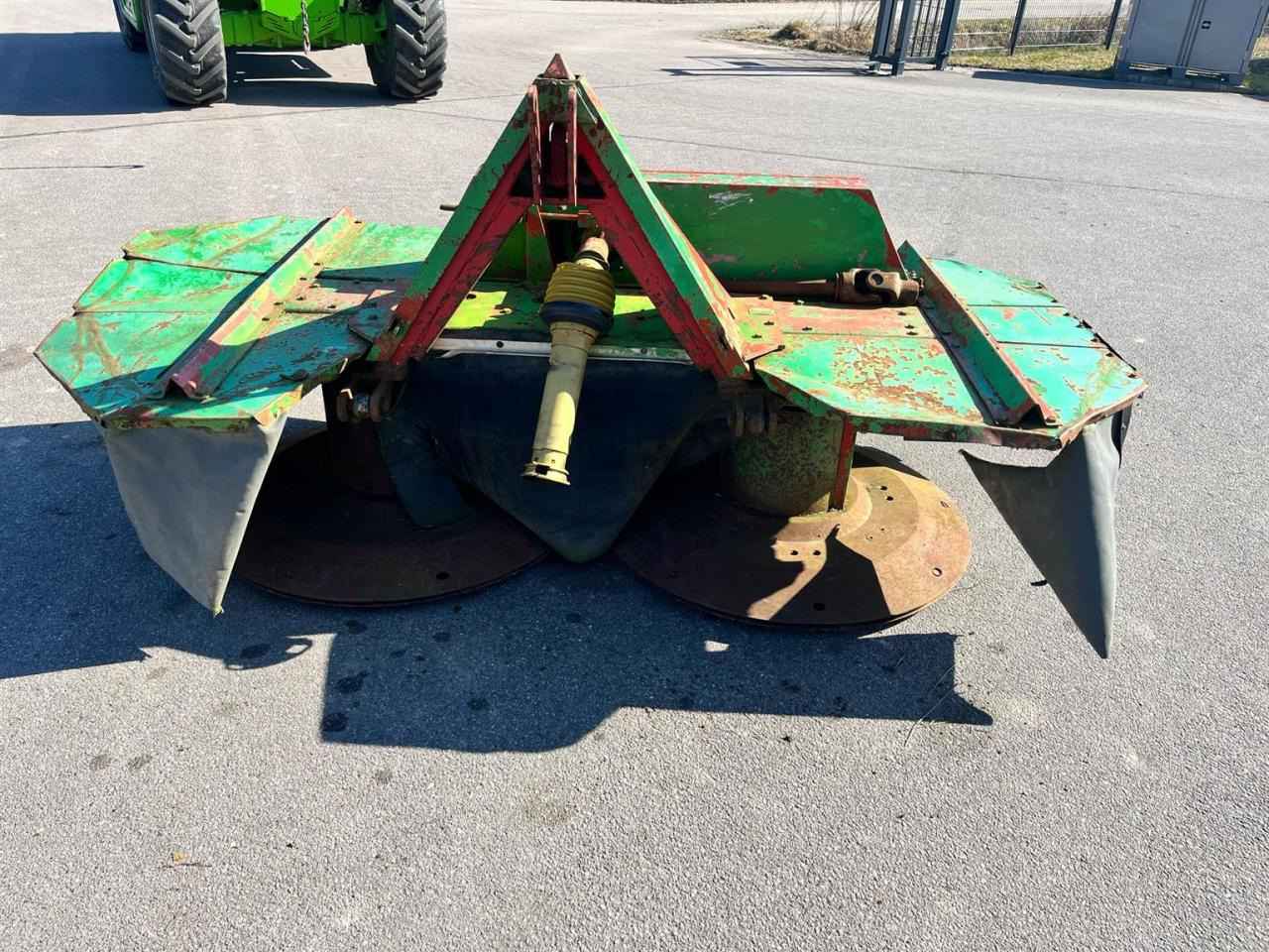 Deutz-Fahr Frontmähwerk, 2 m Arbeitsbreite - Косилка: фото 4 Deutz-Fahr Frontmähwerk, 2 m Arbeitsbreite - Косилка: фото 4
