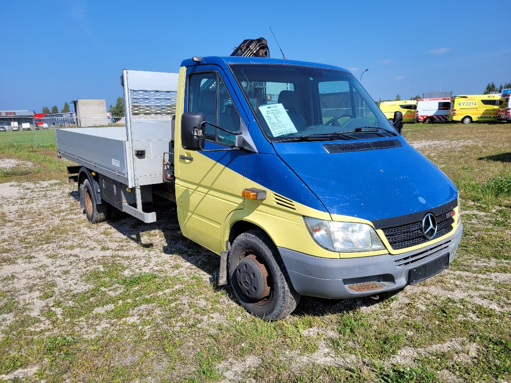 MERCEDES – BENZ SPRINTER 616CDI HIAB 027-2 Crane 10.2004 - Малотоннажный бортовой грузовик: фото 1 MERCEDES – BENZ SPRINTER 616CDI HIAB 027-2 Crane 10.2004 - Малотоннажный бортовой грузовик: фото 1