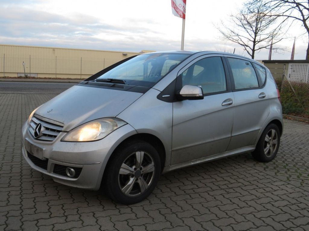 Mercedes-Benz A-Klasse 200 Avantgarde PKW - Грузовик: фото 1 Mercedes-Benz A-Klasse 200 Avantgarde PKW - Грузовик: фото 1