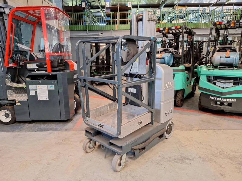 JLG 20MVL - Вертикальный мачтовый подъемник: фото 2 JLG 20MVL - Вертикальный мачтовый подъемник: фото 2