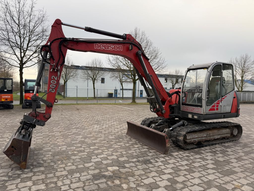 Neuson 8002 RD, Bj 2001, 6750 BH, Gummiketten, MS08 GLV - Мини-экскаватор: фото 1 Neuson 8002 RD, Bj 2001, 6750 BH, Gummiketten, MS08 GLV - Мини-экскаватор: фото 1