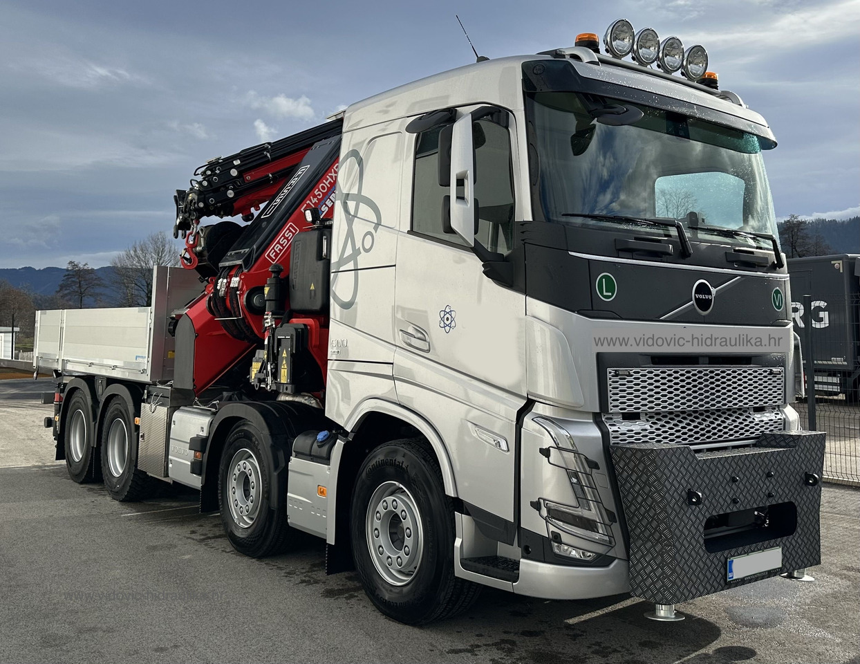 VOLVO Hiab Palfinger Fassi F1450 - Автоманипулятор: фото 1 VOLVO Hiab Palfinger Fassi F1450 - Автоманипулятор: фото 1
