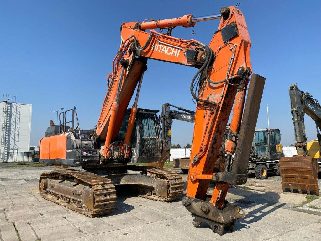 Hitachi ZX350LC-6 - Гусеничный экскаватор: фото 1 Hitachi ZX350LC-6 - Гусеничный экскаватор: фото 1