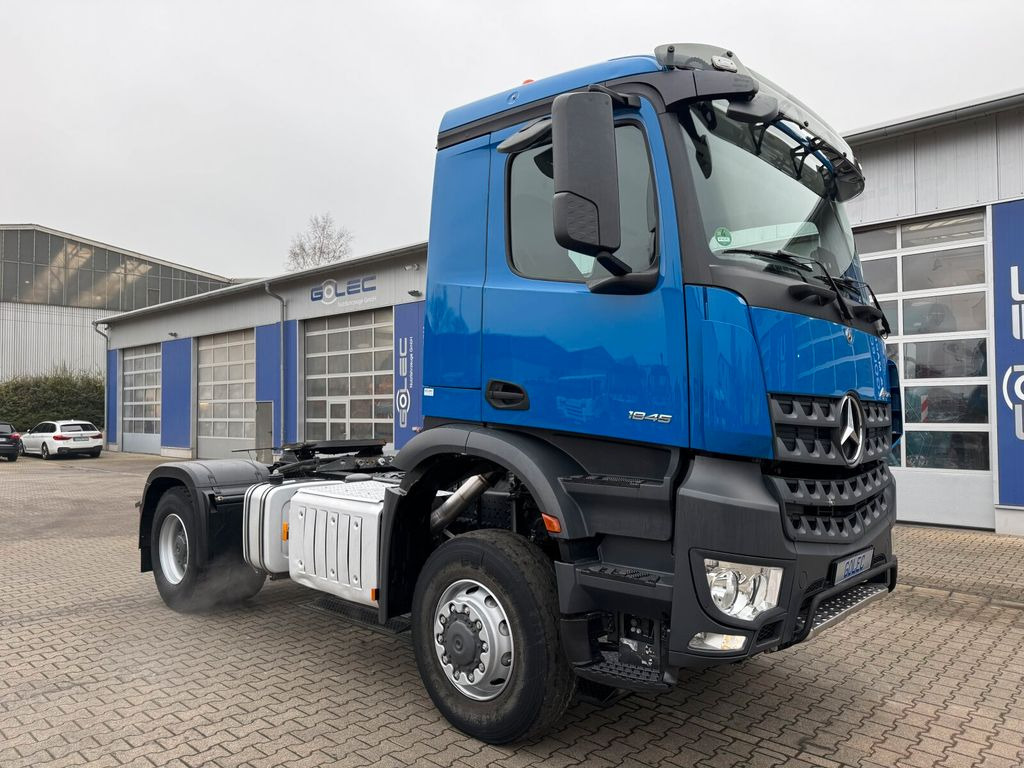 Тягач Mercedes-Benz AROCS 1845 4x4 BB SZM Euro 6 *feste Allrad: фото 1 Тягач Mercedes-Benz AROCS 1845 4x4 BB SZM Euro 6 *feste Allrad: фото 1