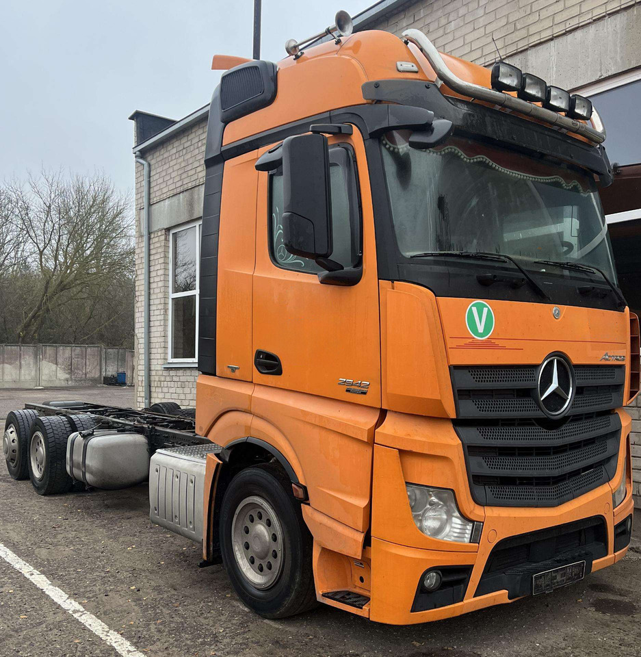 MERCEDES-BENZ Actros 2542 - Грузовик-шасси: фото 1 MERCEDES-BENZ Actros 2542 - Грузовик-шасси: фото 1