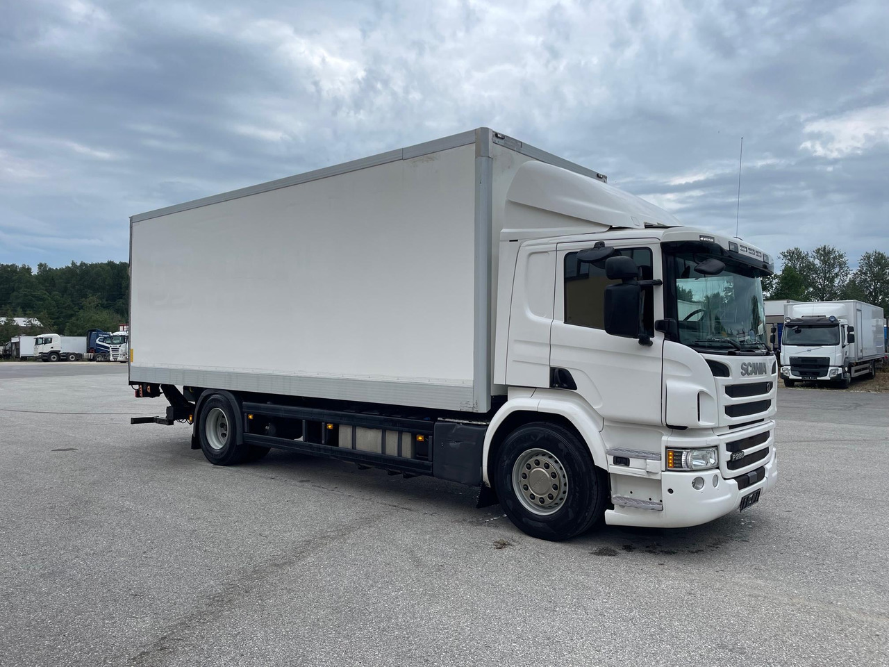 SCANIA P280 - Грузовик с закрытым кузовом: фото 1 SCANIA P280 - Грузовик с закрытым кузовом: фото 1