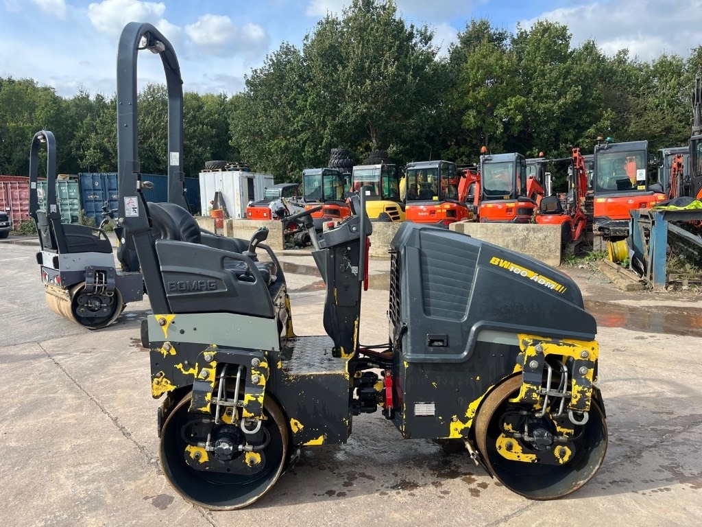 Bomag BW 100 AD M-5 - Дорожный каток: фото 1 Bomag BW 100 AD M-5 - Дорожный каток: фото 1
