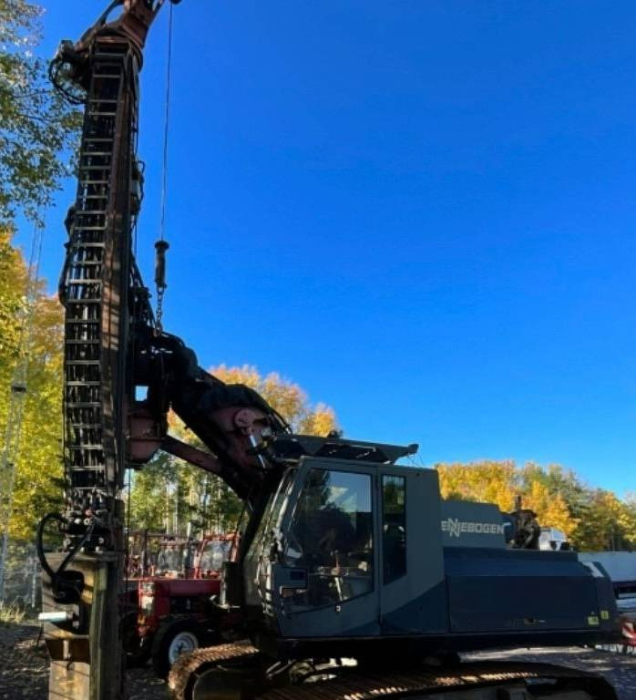 Sennebogen SR 25T -ABI TM 10/12.5+ATLAS COPCO+ROTZLER WINDE - Сваебойная установка: фото 1 Sennebogen SR 25T -ABI TM 10/12.5+ATLAS COPCO+ROTZLER WINDE - Сваебойная установка: фото 1