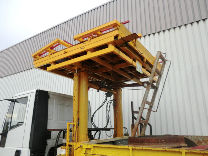 Castillete PRFR - Грузовик с подъемником: фото 1