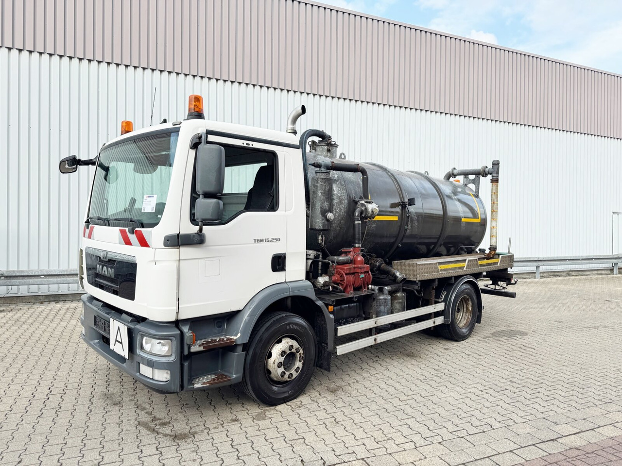 MAN TGM 15.250 4x2 BL TGM 15.250 4x2 BL, Leistikow Saugwagen ca. 8m³ - Грузовик: фото 1 MAN TGM 15.250 4x2 BL TGM 15.250 4x2 BL, Leistikow Saugwagen ca. 8m³ - Грузовик: фото 1