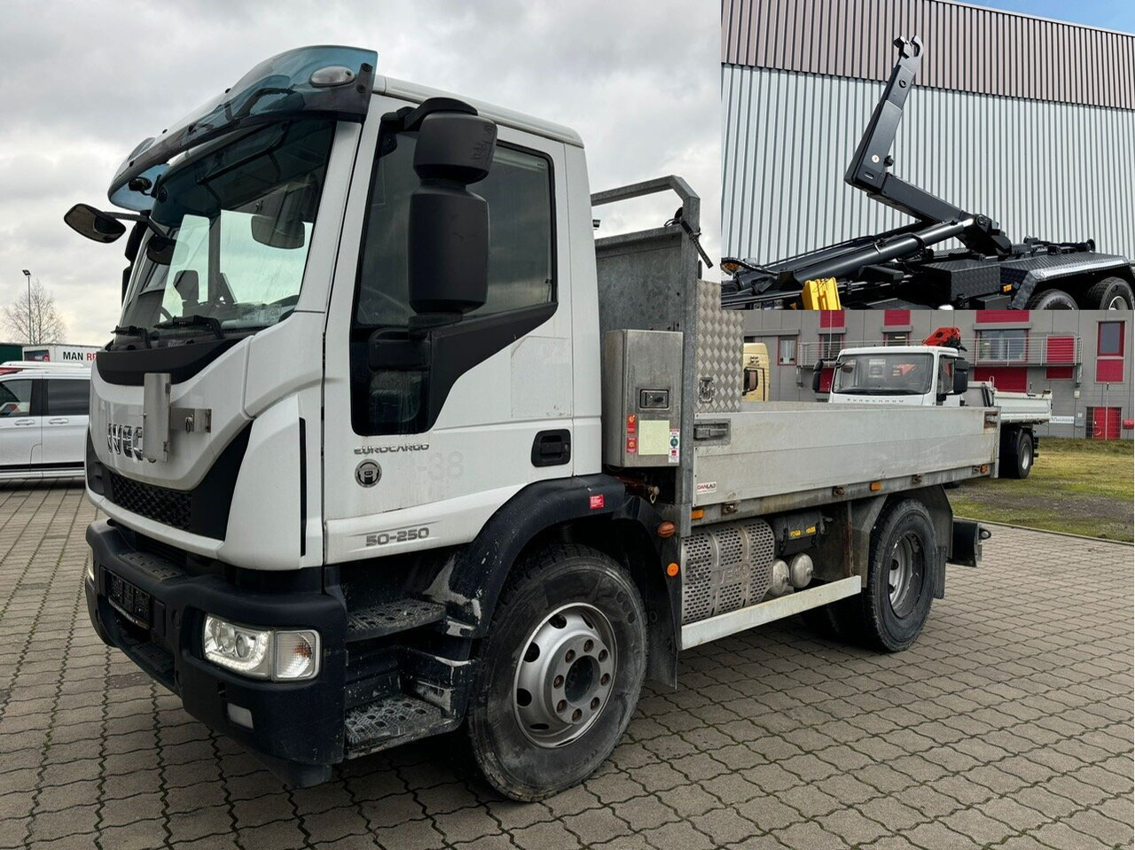 Крюковой мультилифт Iveco EuroCargo ML150E25 4x2 EuroCargo ML150E25 4x2: фото 1 Крюковой мультилифт Iveco EuroCargo ML150E25 4x2 EuroCargo ML150E25 4x2: фото 1