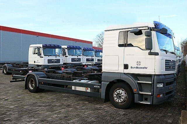 MAN TGA 18.350 4x2 LL TGA 18.350 4x2 LL, Fahrschule - Грузовик-контейнеровоз/ Сменный кузов: фото 1 MAN TGA 18.350 4x2 LL TGA 18.350 4x2 LL, Fahrschule - Грузовик-контейнеровоз/ Сменный кузов: фото 1
