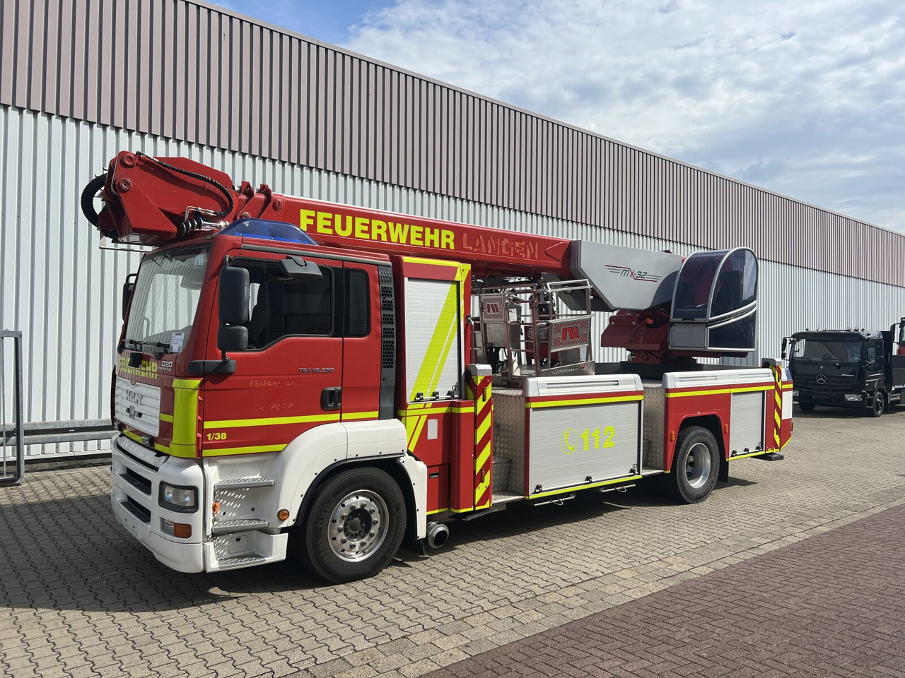 MAN TGA 18.350 4x2 Teleskopmast TM 32 Marte TGA 18.350 4x2 Teleskopmast TM 32 Marte - Машина скорой помощи: фото 1