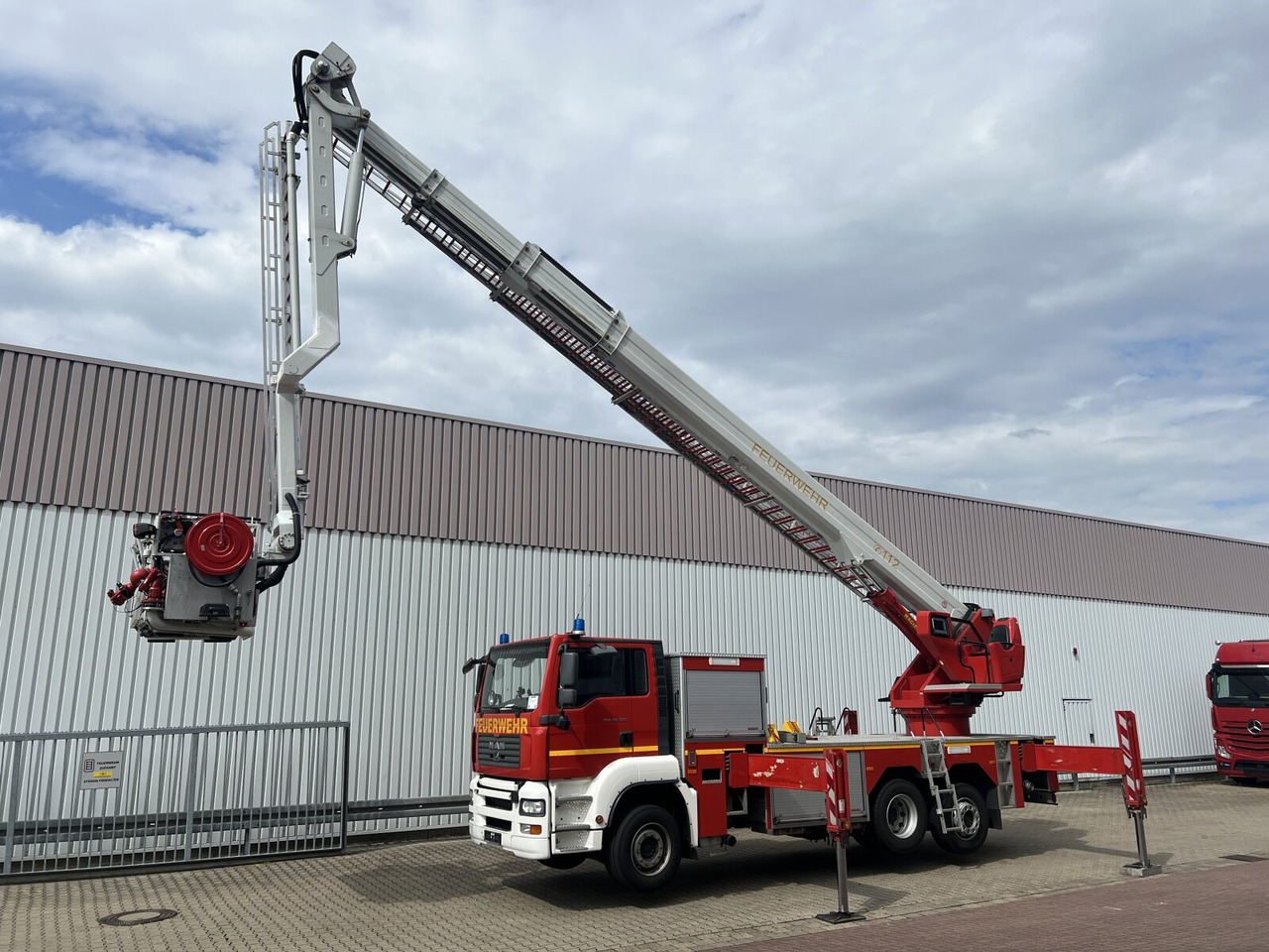 MAN TGA 26.360 6x2-2 LL, Magirus ALP 375 TGA 26.360 6x2-2 LL, Magirus ALP 375 - Машина скорой помощи: фото 1