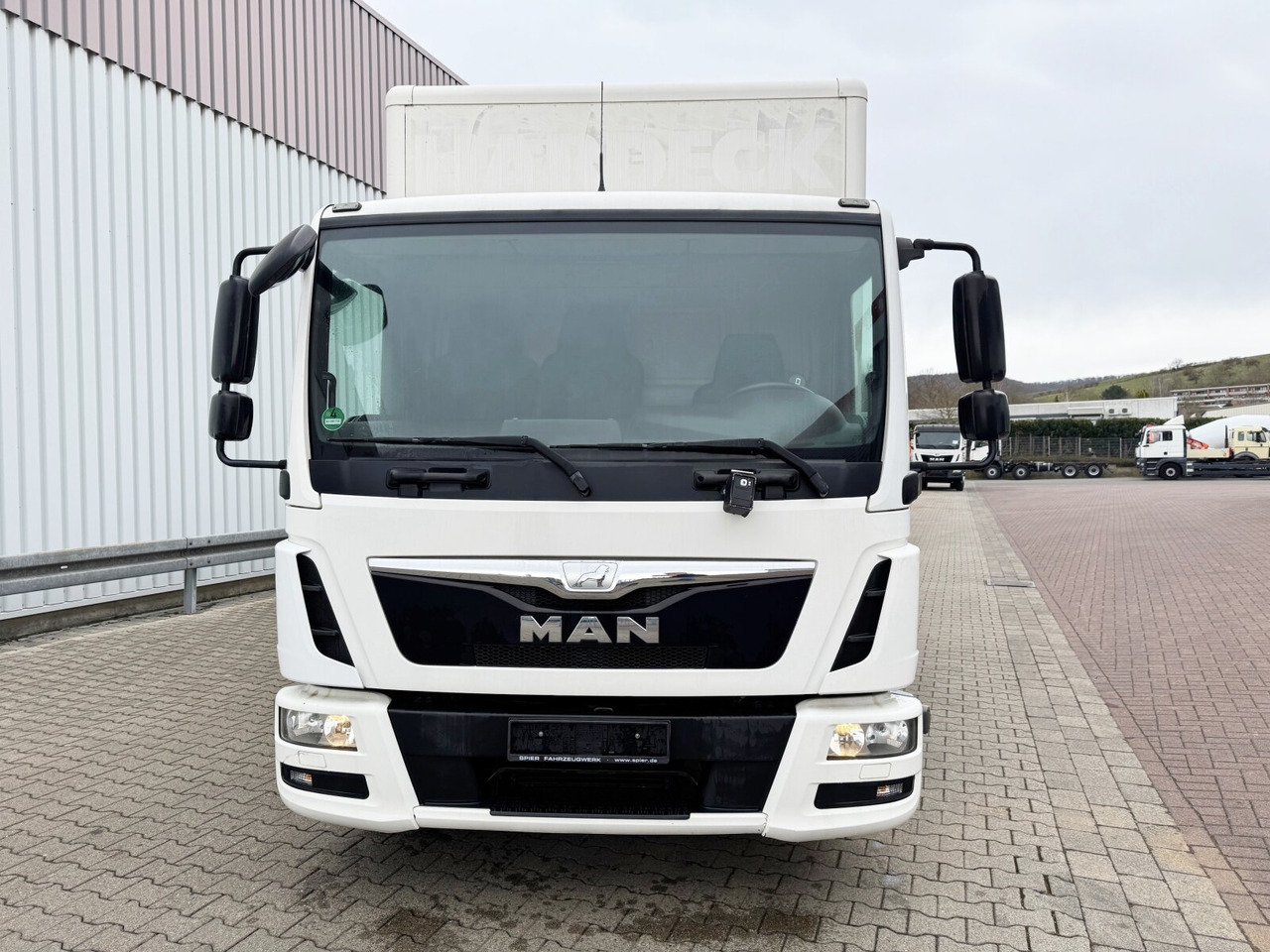 Грузовик с закрытым кузовом MAN TGL 8.150 4x2 BL TGL 8.150 4x2 BL, Möbelkoffer mit Rolltor: фото 7