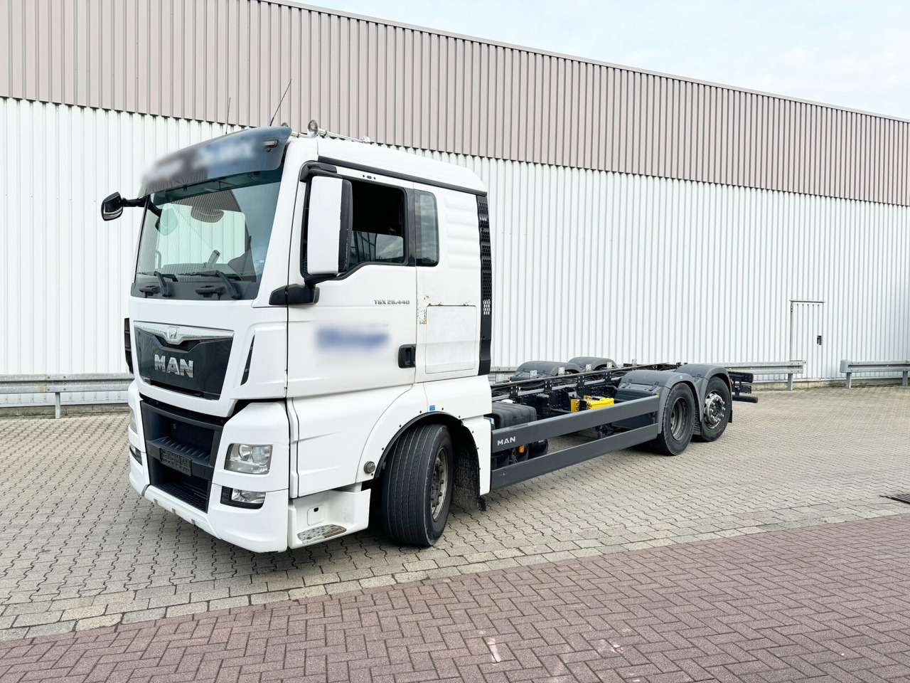 MAN TGX 26.440 6X2-4 LL TGX 26.440 6X2-4 LL, Lift-/Lenkachse - Грузовик-шасси: фото 1