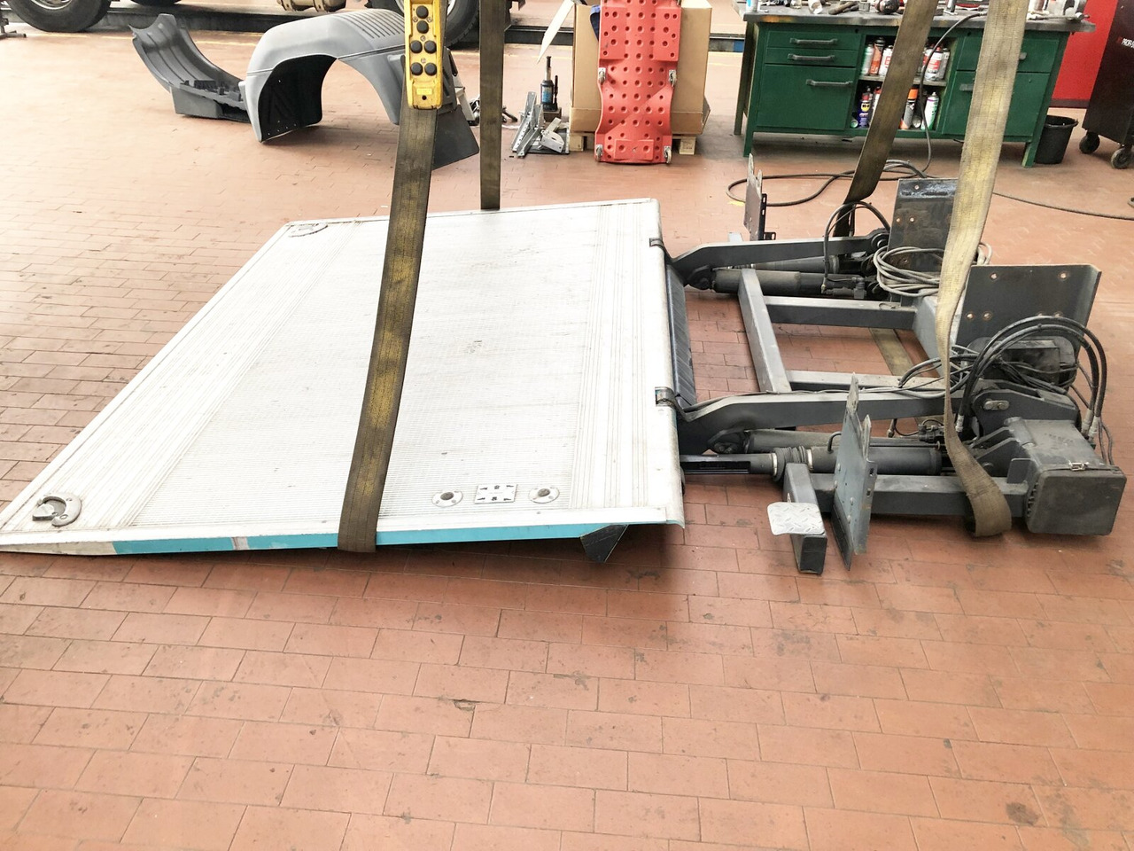 MBB C 1500 S Ladebordwand MBB C 1500 S Ladebordwand - Гидроборт: фото 1