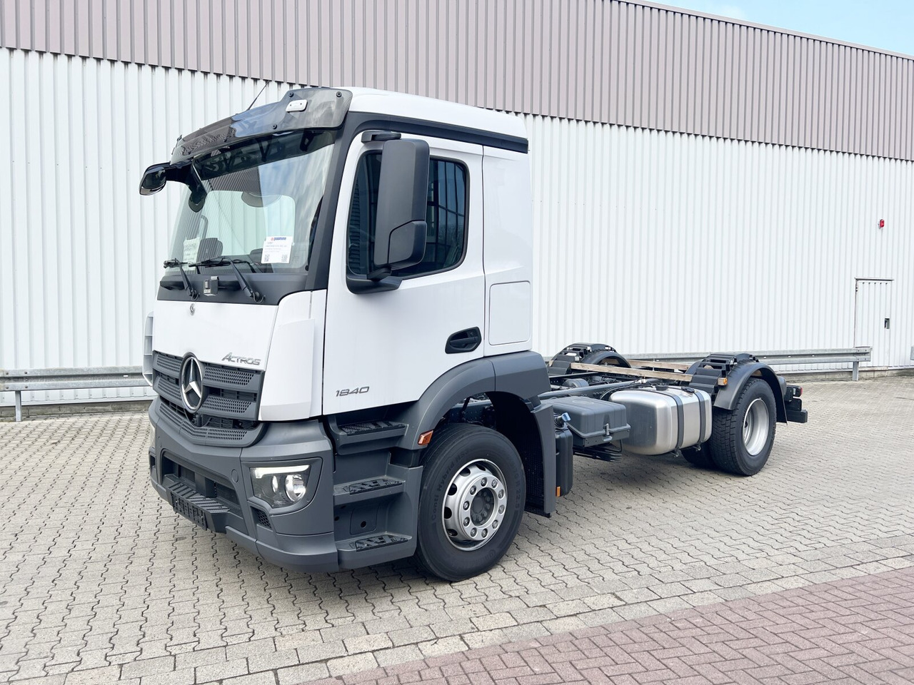 Mercedes-Benz Actros 1840 L 4x2 Actros 1840 L 4x2, MultimediaCockpit - Грузовик-шасси: фото 1 Mercedes-Benz Actros 1840 L 4x2 Actros 1840 L 4x2, MultimediaCockpit - Грузовик-шасси: фото 1