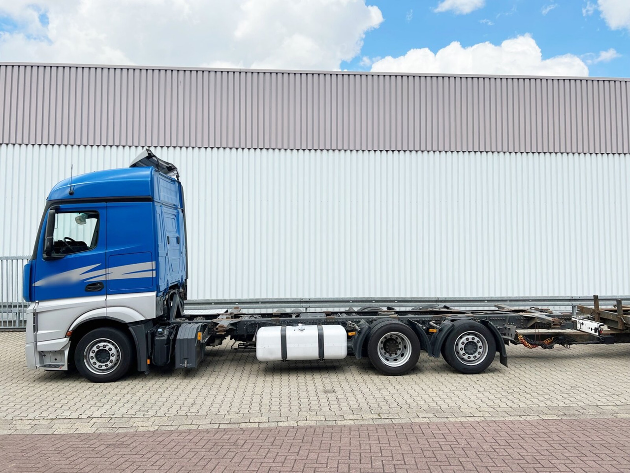 Mercedes-Benz Actros 2542 L/nR 6x2 Actros 2542 L/nR 6x2, Retarder, Standklima, StreamSpace, SoloStar в лизинг Mercedes-Benz Actros 2542 L/nR 6x2 Actros 2542 L/nR 6x2, Retarder, Standklima, StreamSpace, SoloStar: фото 13
