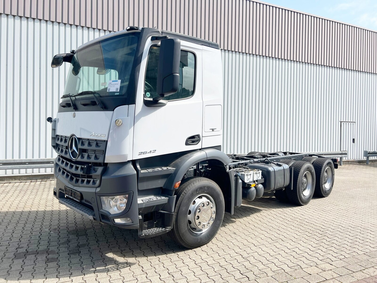 Mercedes-Benz Arocs 2642 K 6x4 Arocs 2642 K 6x4, Retarder, Motorabtrieb - Грузовик-шасси: фото 1 Mercedes-Benz Arocs 2642 K 6x4 Arocs 2642 K 6x4, Retarder, Motorabtrieb - Грузовик-шасси: фото 1