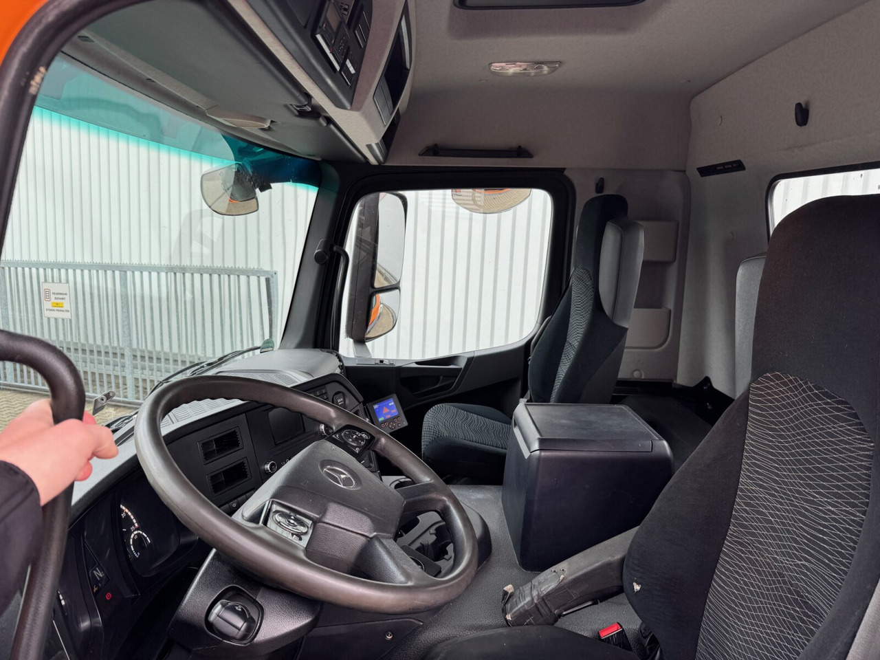 Mercedes-Benz Arocs 3243 LK 8x4/4 Arocs 3243 LK 8x4/4, Motorabtrieb - Крюковой мультилифт: фото 3 Mercedes-Benz Arocs 3243 LK 8x4/4 Arocs 3243 LK 8x4/4, Motorabtrieb - Крюковой мультилифт: фото 3