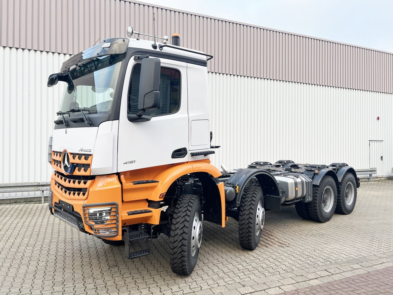Mercedes-Benz Arocs 4151 AK 8x8/4 Arocs 4151 AK 8x8/4, Grounder - Грузовик-шасси: фото 1 Mercedes-Benz Arocs 4151 AK 8x8/4 Arocs 4151 AK 8x8/4, Grounder - Грузовик-шасси: фото 1