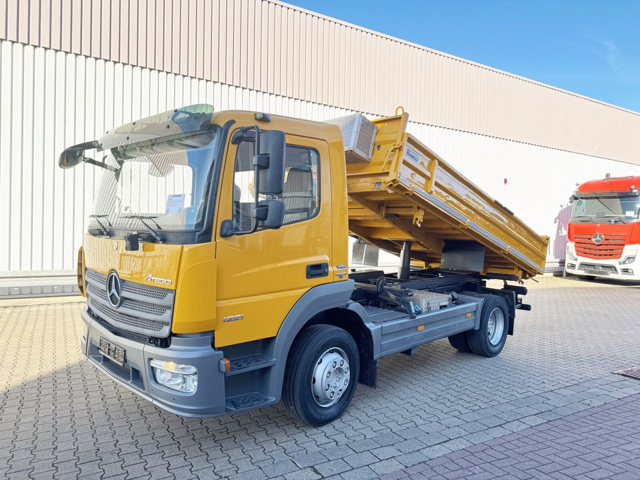 Mercedes-Benz Atego 1221 K 4x2 Atego 1221 K 4x2, 2x AHK - Самосвал: фото 1 Mercedes-Benz Atego 1221 K 4x2 Atego 1221 K 4x2, 2x AHK - Самосвал: фото 1
