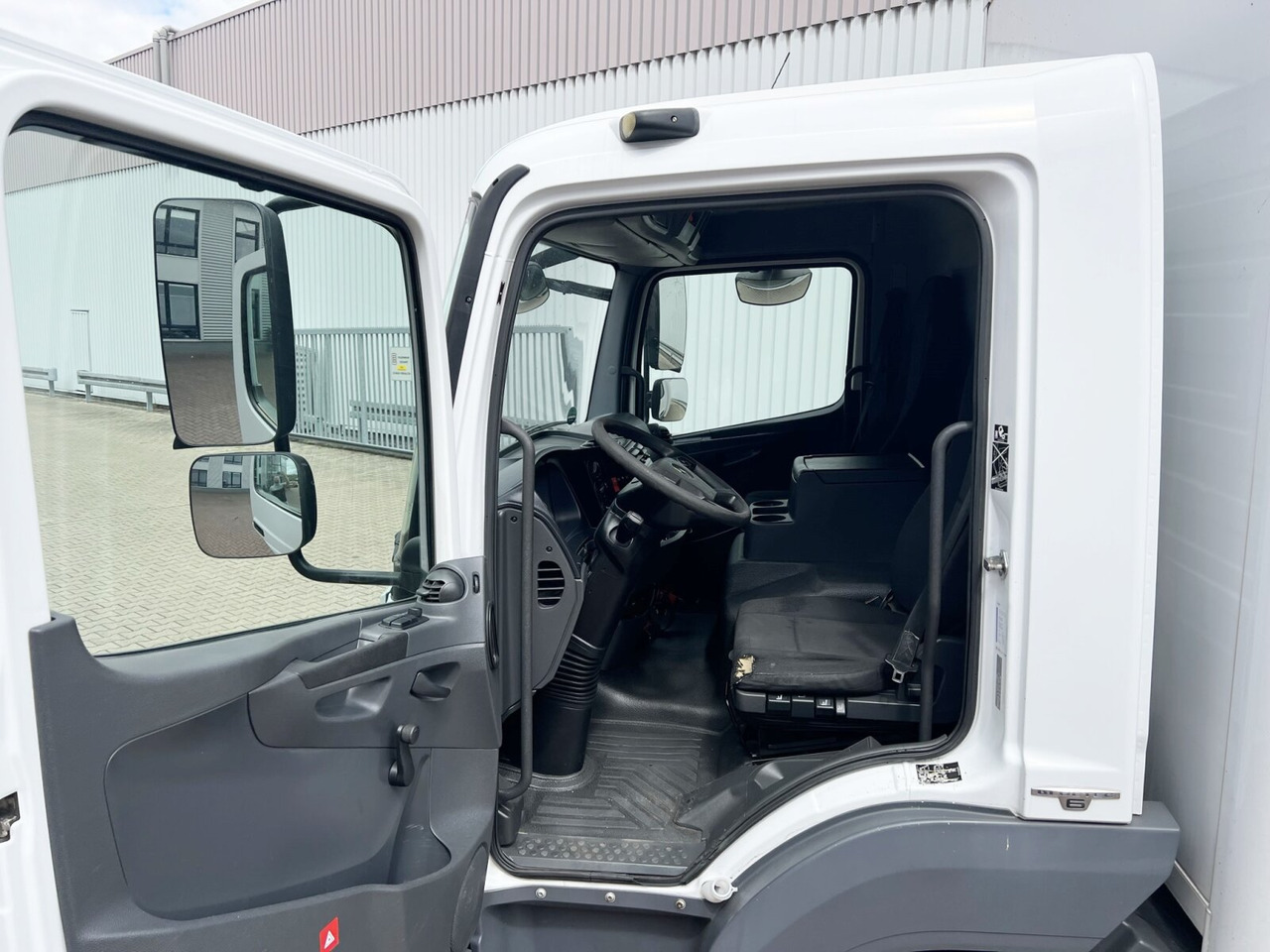 Mercedes-Benz Atego 816 4x2 Atego 816 4x2, LBW - Грузовик с закрытым кузовом: фото 5 Mercedes-Benz Atego 816 4x2 Atego 816 4x2, LBW - Грузовик с закрытым кузовом: фото 5