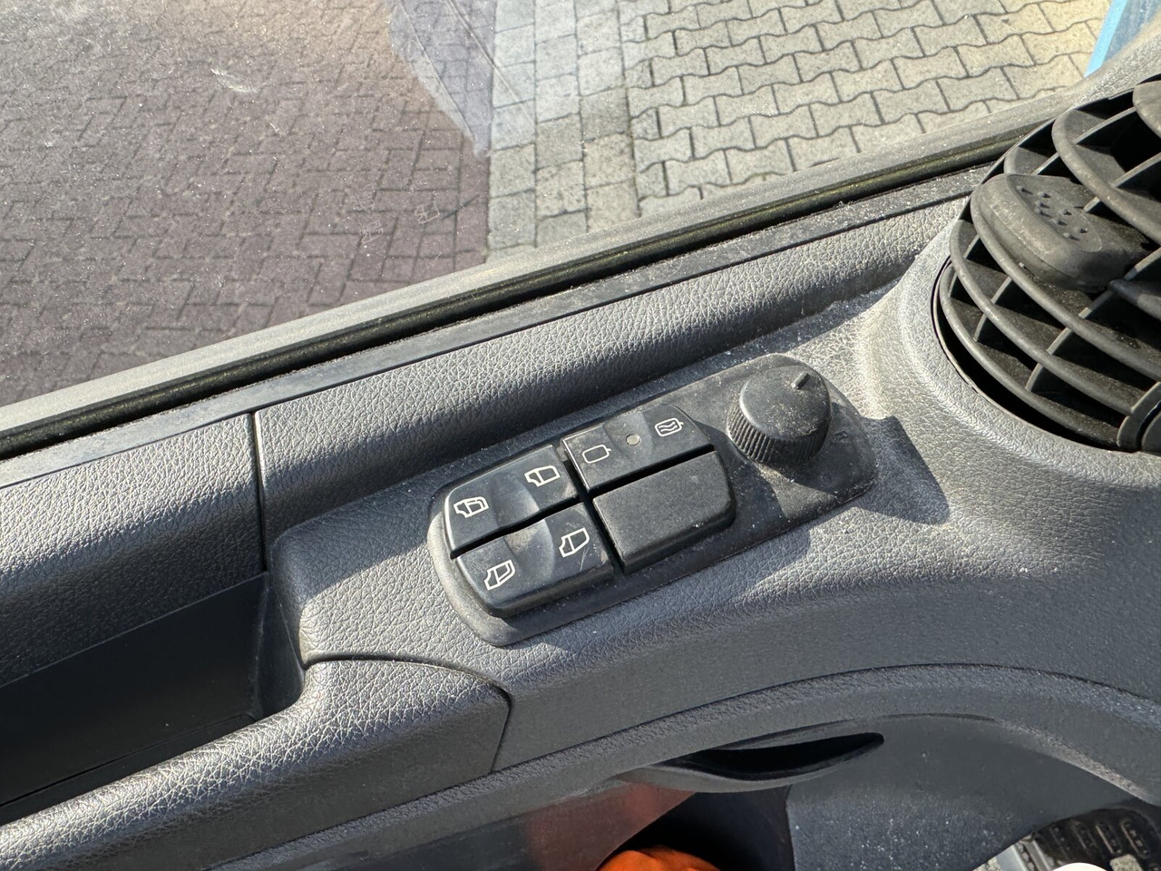 Mercedes-Benz Atego 816 L 4x2 Atego 816 L 4x2, Dautel LBW - Тентованный грузовик: фото 5 Mercedes-Benz Atego 816 L 4x2 Atego 816 L 4x2, Dautel LBW - Тентованный грузовик: фото 5