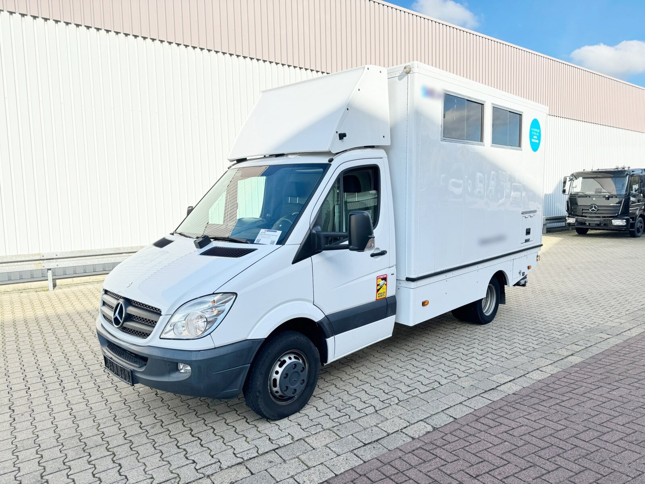 Mercedes-Benz Sprinter 516 CDI 4x2 Sprinter 516 CDI 4x2, Übertragungsfahrzeug - Грузовик с закрытым кузовом: фото 1 Mercedes-Benz Sprinter 516 CDI 4x2 Sprinter 516 CDI 4x2, Übertragungsfahrzeug - Грузовик с закрытым кузовом: фото 1