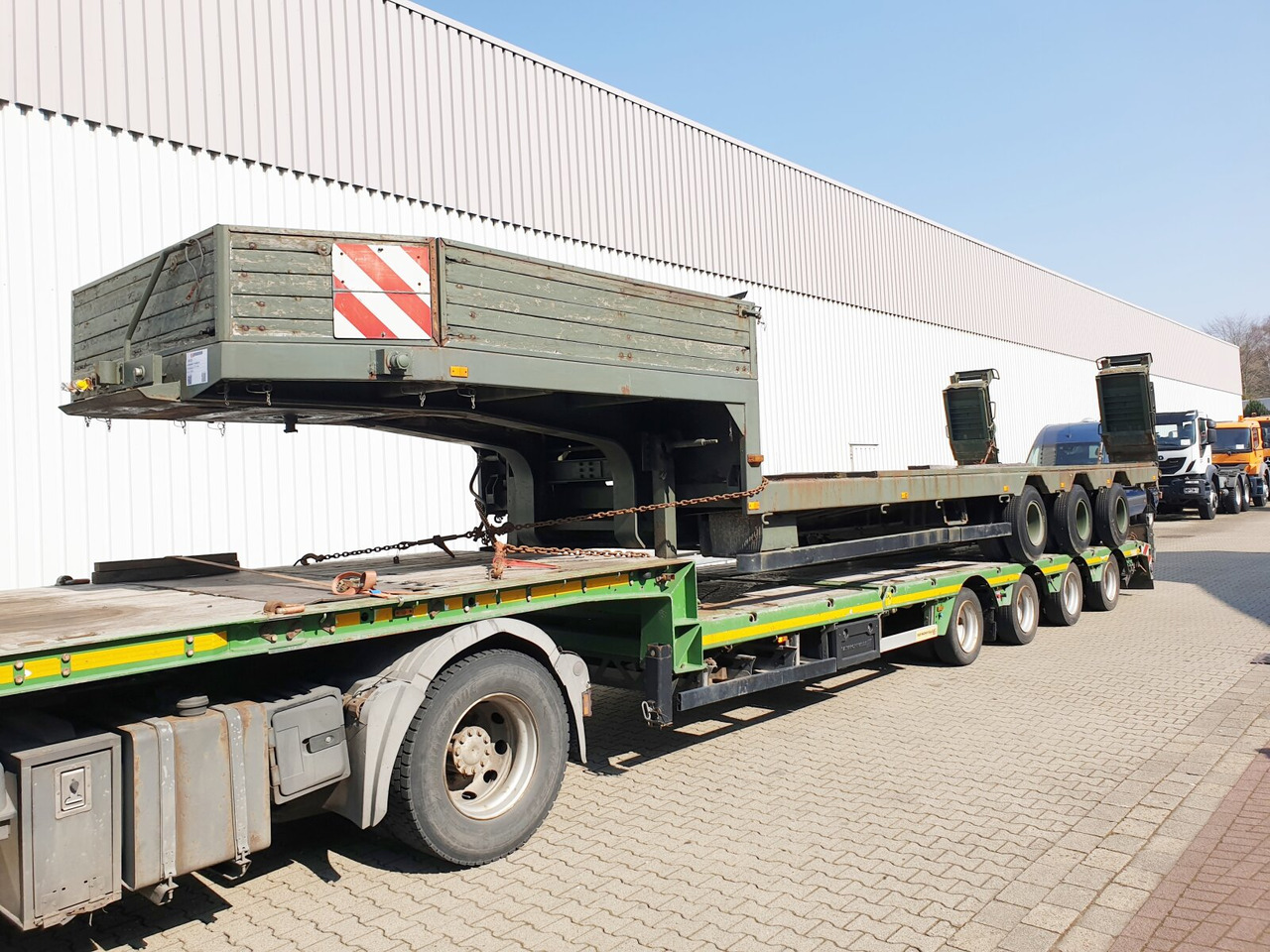 P 528/803-01 BLUMHARDT P 528/803-01, 3-Achs Satteltieflader, Ex- - Низкорамный полуприцеп: фото 1 P 528/803-01 BLUMHARDT P 528/803-01, 3-Achs Satteltieflader, Ex- - Низкорамный полуприцеп: фото 1