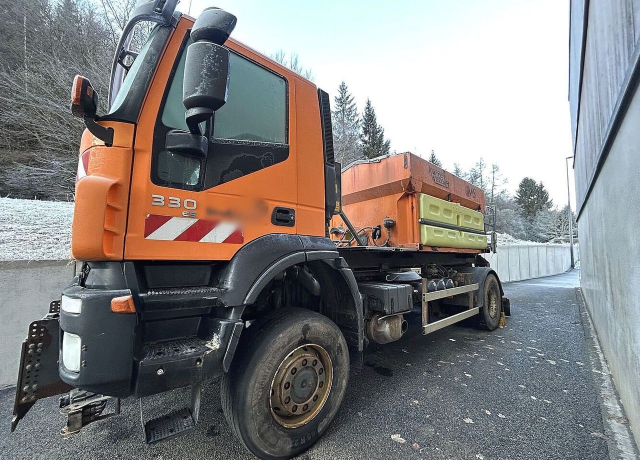 Trakker AD190T33WP 4x4 Trakker AD190T33WP 4x4, Winterdienstausstattung - Крюковой мультилифт: фото 2 Trakker AD190T33WP 4x4 Trakker AD190T33WP 4x4, Winterdienstausstattung - Крюковой мультилифт: фото 2