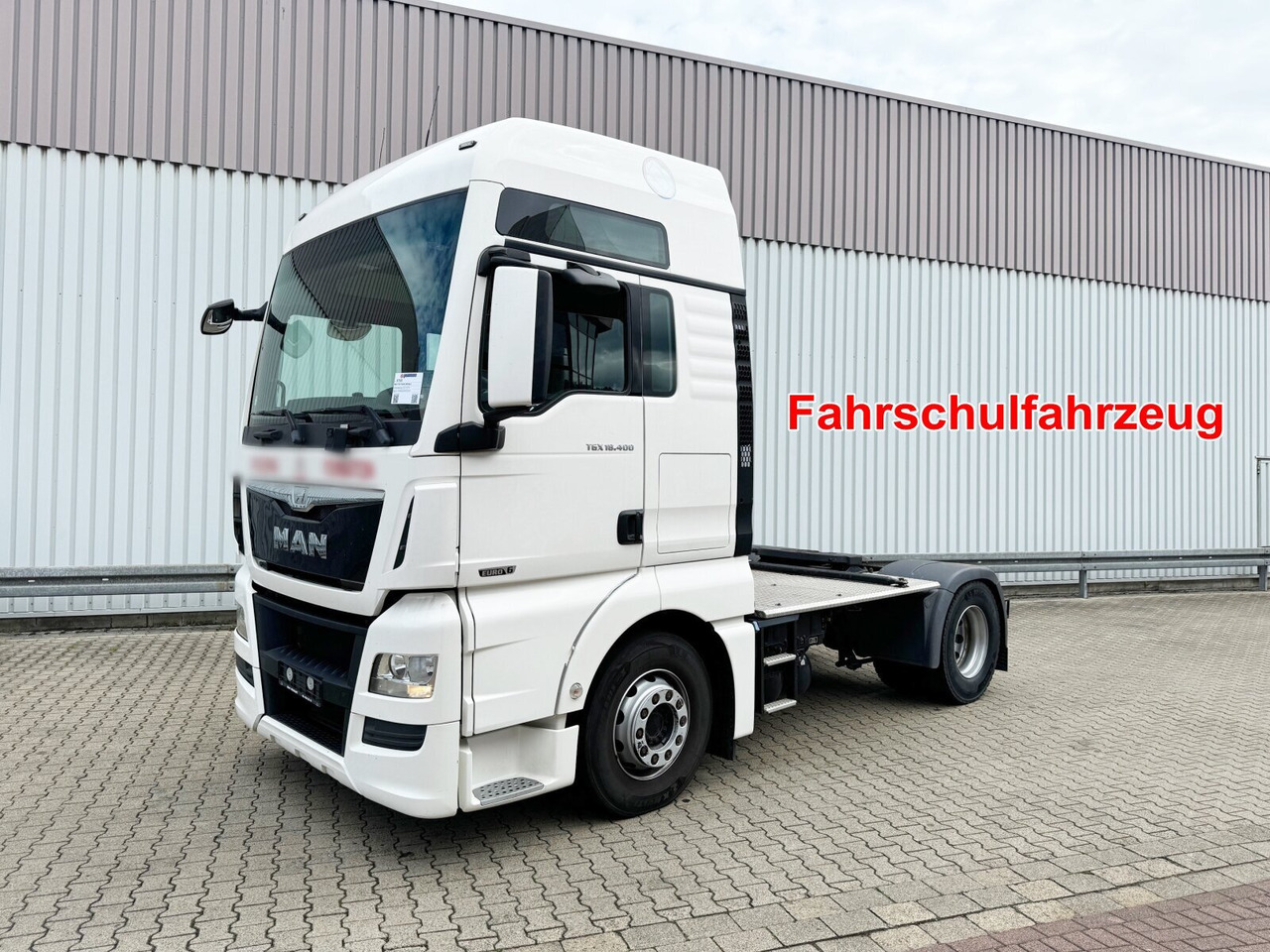 MAN TGX 18.400 4X2 BLS TGX 18.400 4X2 BLS, Fahrschule, 5 Sitzer - Тягач: фото 1 MAN TGX 18.400 4X2 BLS TGX 18.400 4X2 BLS, Fahrschule, 5 Sitzer - Тягач: фото 1