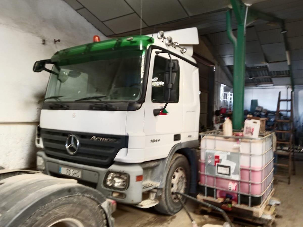 Mercedes-Benz Actros - Тягач: фото 1 Mercedes-Benz Actros - Тягач: фото 1