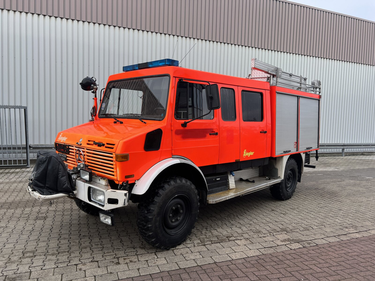 Unimog U 1300 L 4x4 Doka U 1300 L 4x4 Doka, LF8 - Машина скорой помощи: фото 1 Unimog U 1300 L 4x4 Doka U 1300 L 4x4 Doka, LF8 - Машина скорой помощи: фото 1