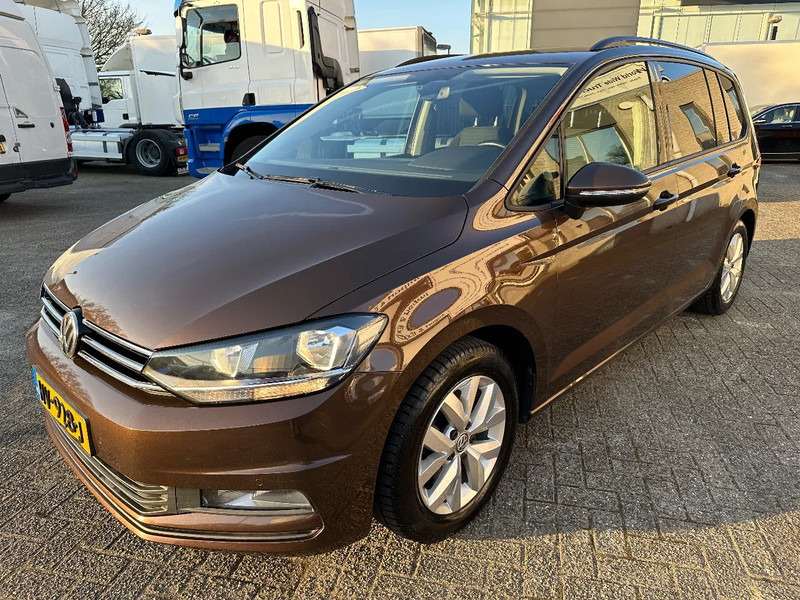 Volkswagen Touran 1.2 TSI COMFORTLINE + APK / TUV + 4 WINTER TYRES WITH RIMS + NAVI + MARGE - Легковой автомобиль: фото 1 Volkswagen Touran 1.2 TSI COMFORTLINE + APK / TUV + 4 WINTER TYRES WITH RIMS + NAVI + MARGE - Легковой автомобиль: фото 1