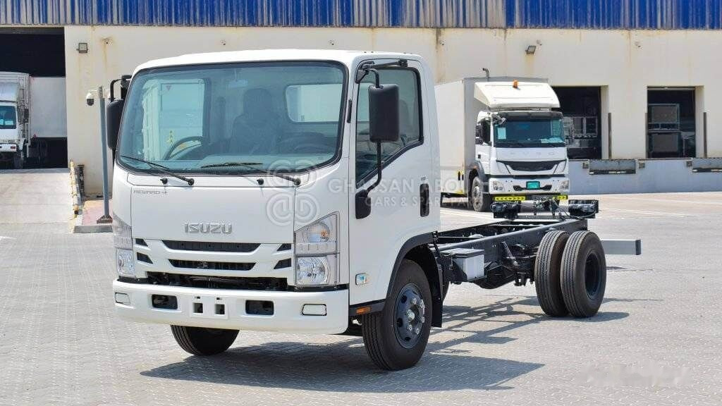 Новый Грузовик бортовой/ Платформа Isuzu NPR 85H: фото 1