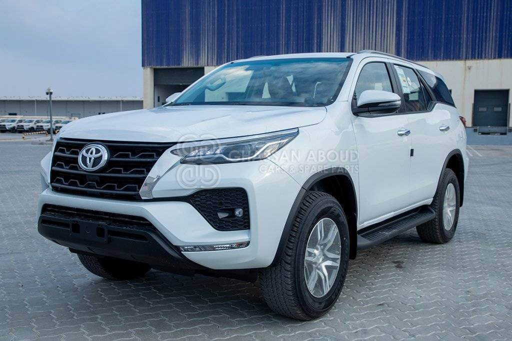 TOYOTA FORTUNER 2.4L DIESEL, A/T, MY23 - Легковой автомобиль: фото 1