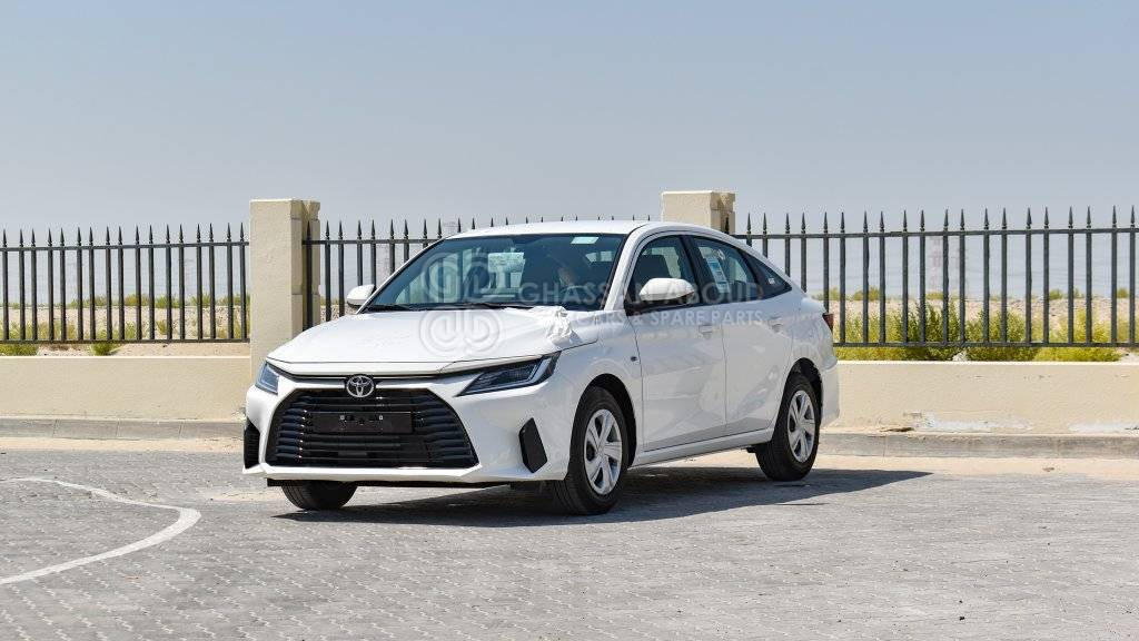 TOYOTA YARIS 1.5L E PETROL A/T MY24 - Легковой автомобиль: фото 1