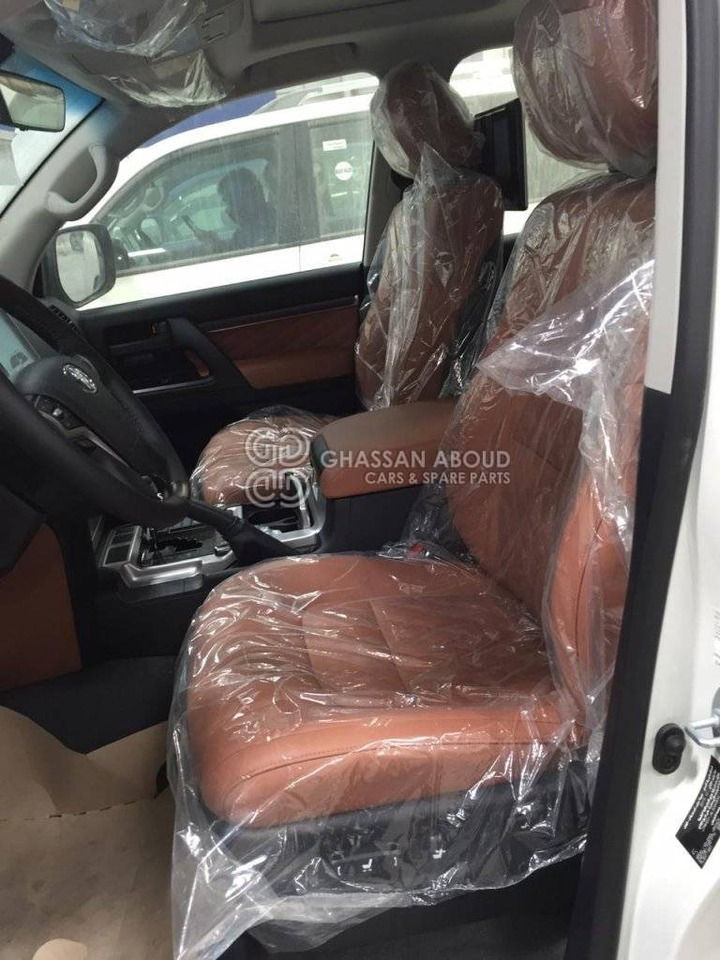 LEATHER MIX QUALITY LAND CRUISER - Запчасти для Легковых автомобилей: фото 1