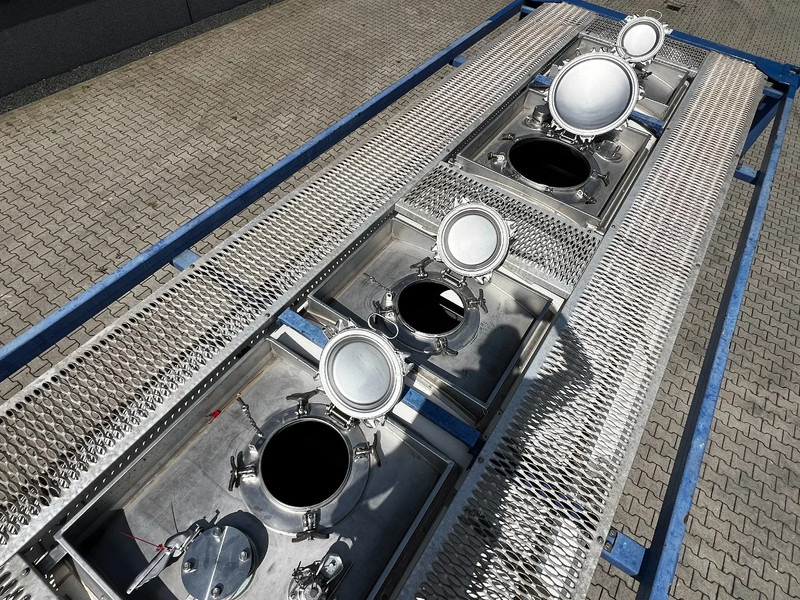 CIMC 20FT ISO, 25.090L/1-COMP/3 BAFFELS/4 manholes, ADR valid until 11/2026 в лизинг CIMC 20FT ISO, 25.090L/1-COMP/3 BAFFELS/4 manholes, ADR valid until 11/2026: фото 11
