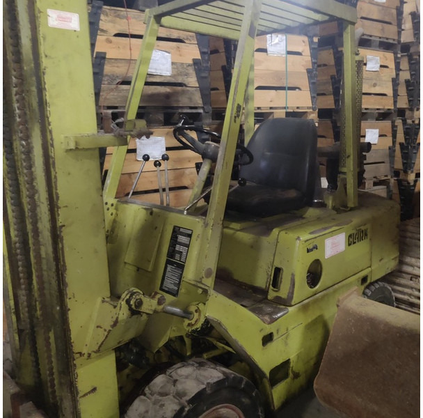 CLARCK C500 - Дизельный погрузчик: фото 1